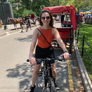 Meet your Posher, Lauretta